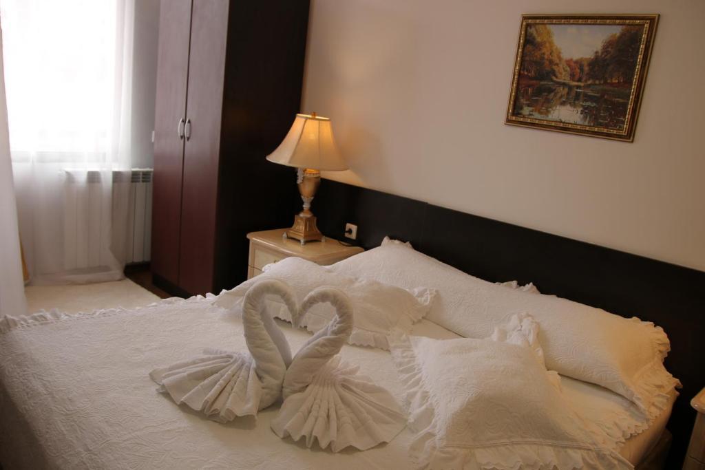 Elegant Lux Hotel 4*