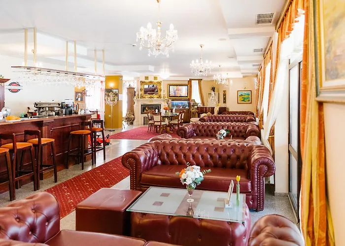 Elegant Lux Hotel