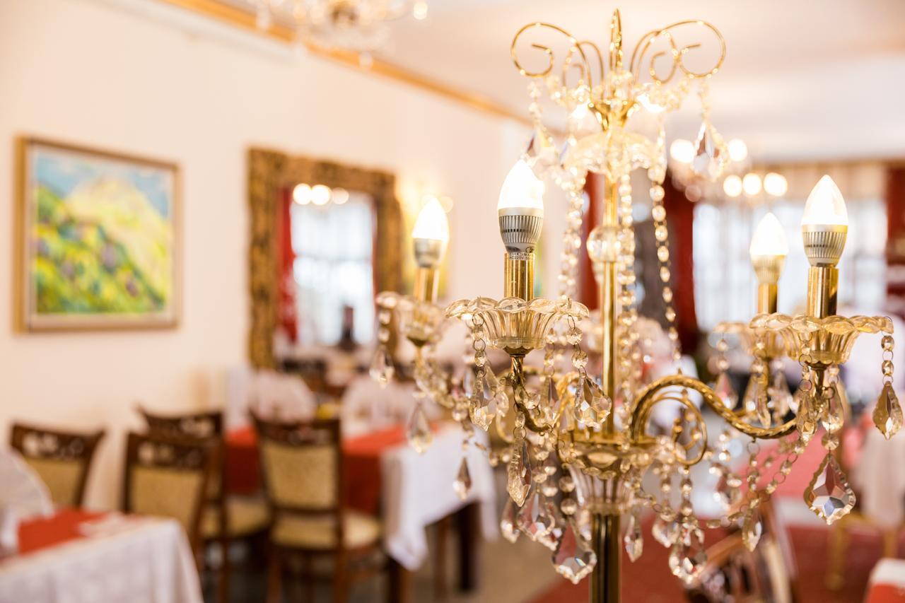 Elegant Lux Hotel 4*